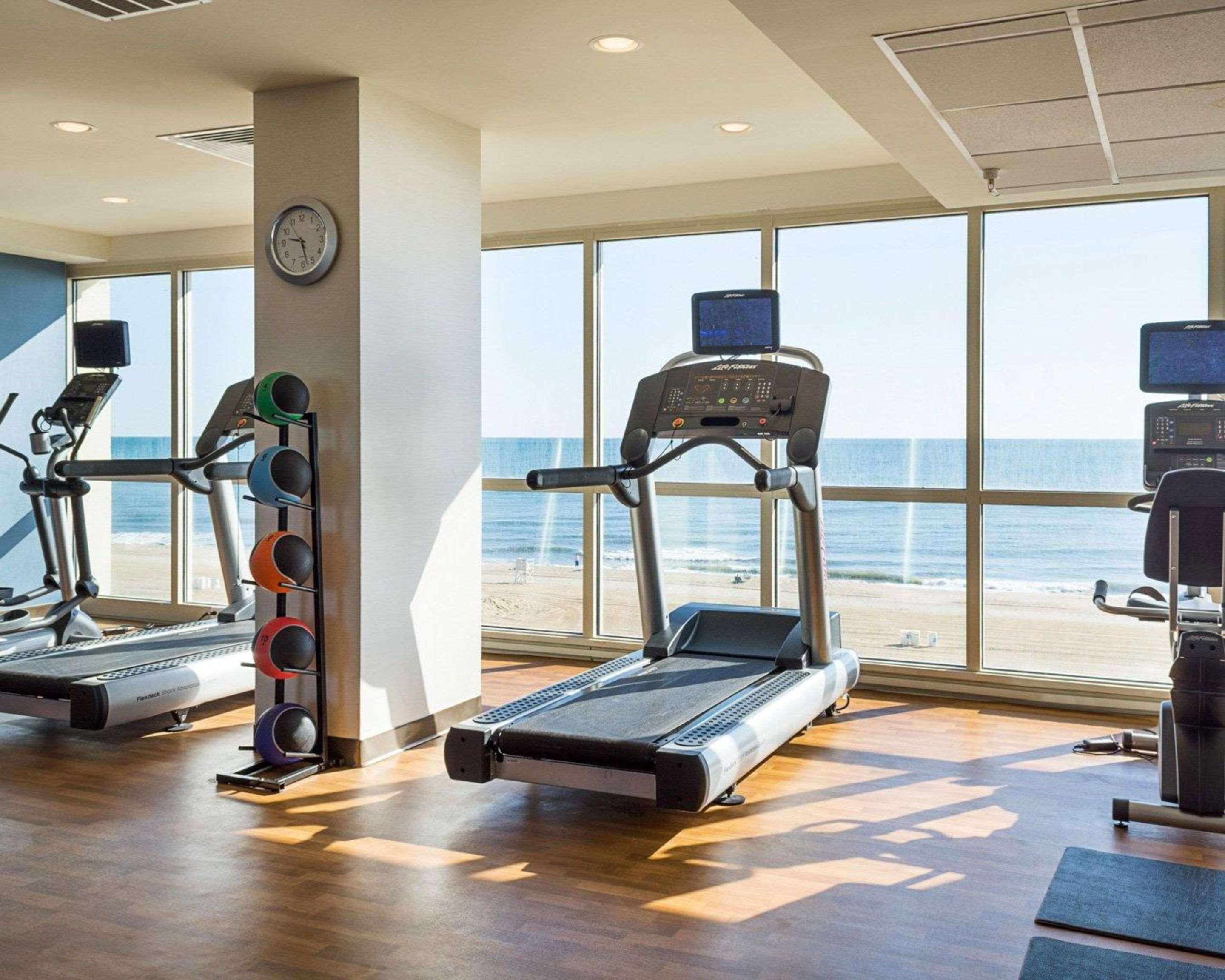 Comfort Suites Beachfront Virginia Beach Bagian luar foto