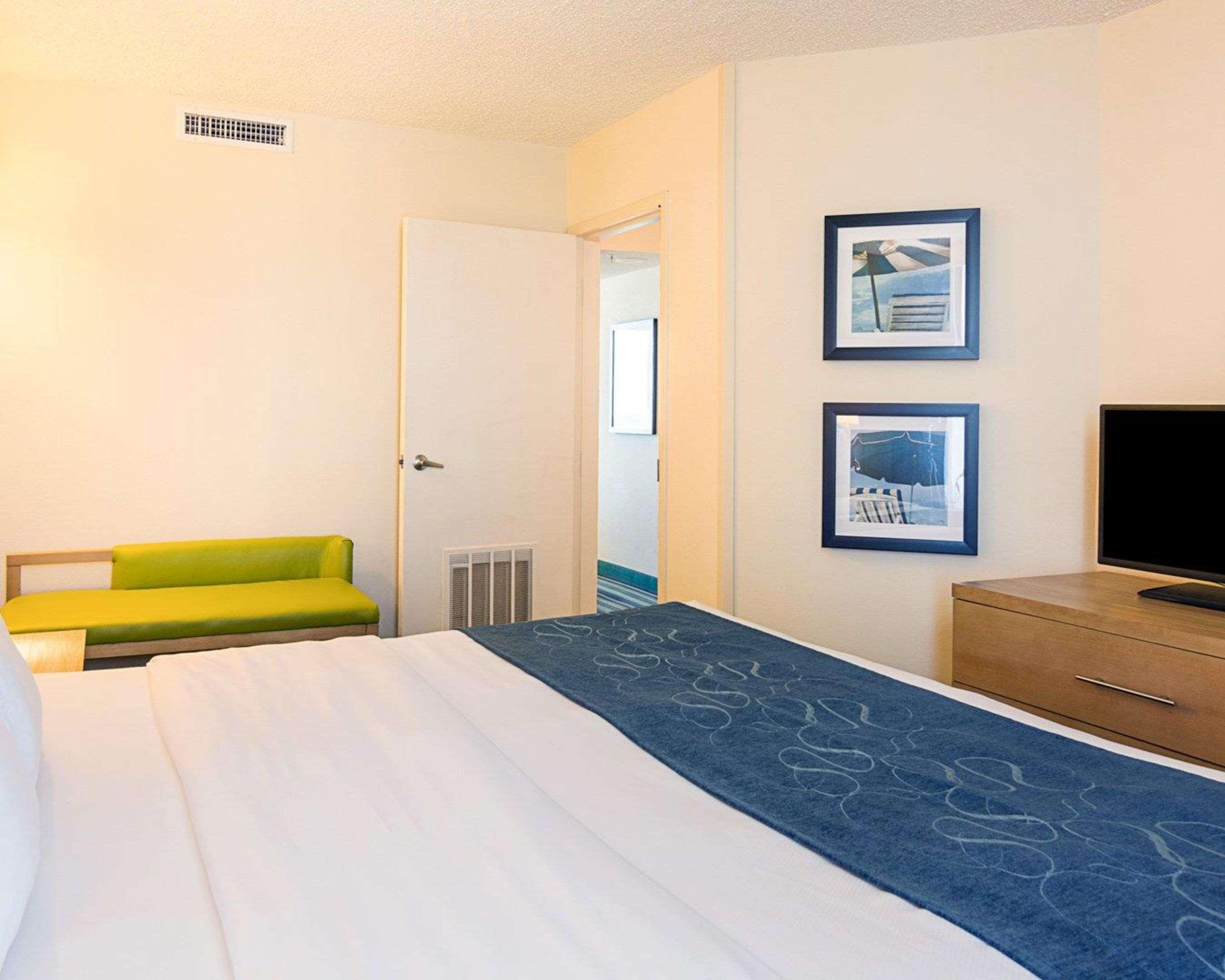 Comfort Suites Beachfront Virginia Beach Bagian luar foto