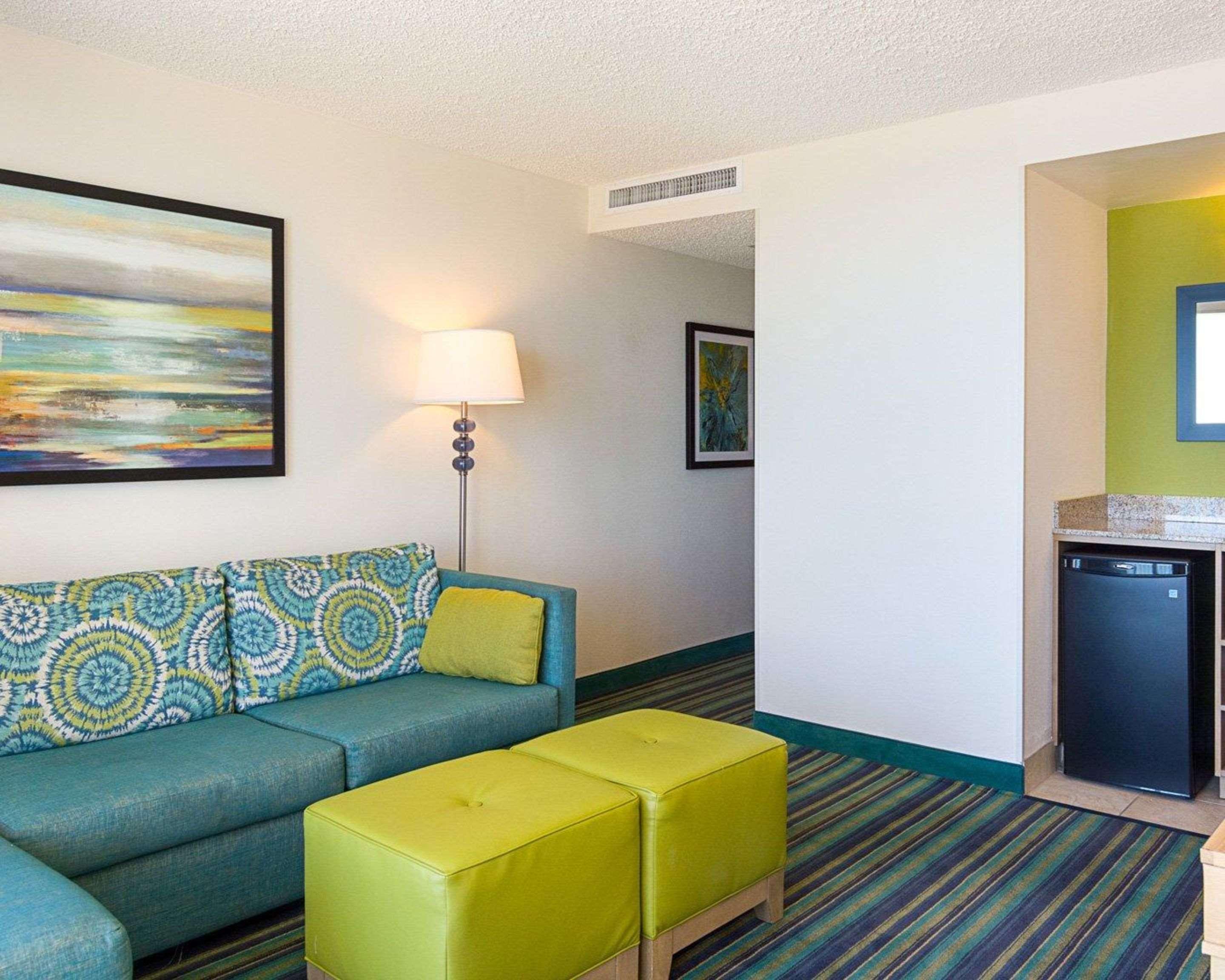 Comfort Suites Beachfront Virginia Beach Bagian luar foto