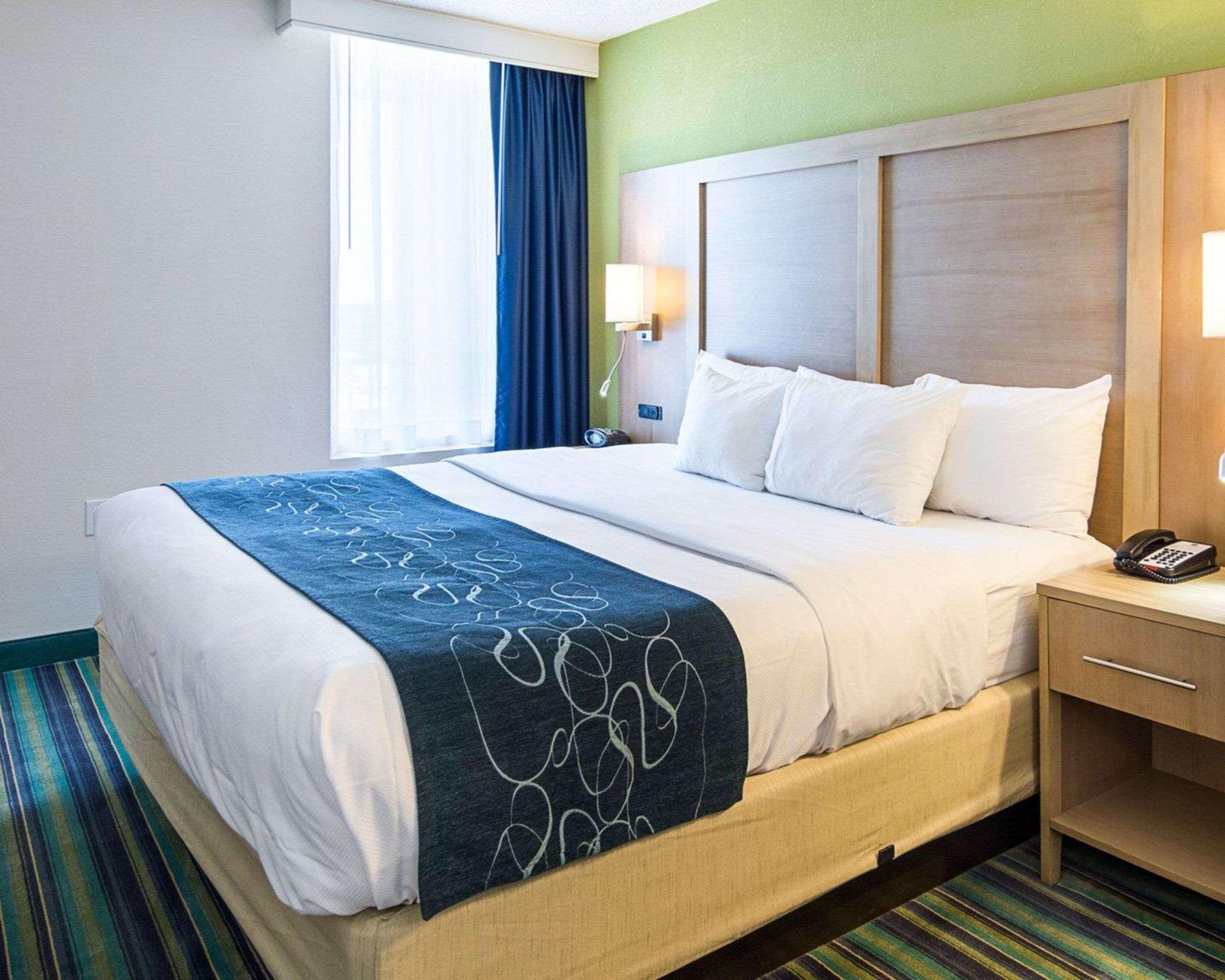 Comfort Suites Beachfront Virginia Beach Bagian luar foto