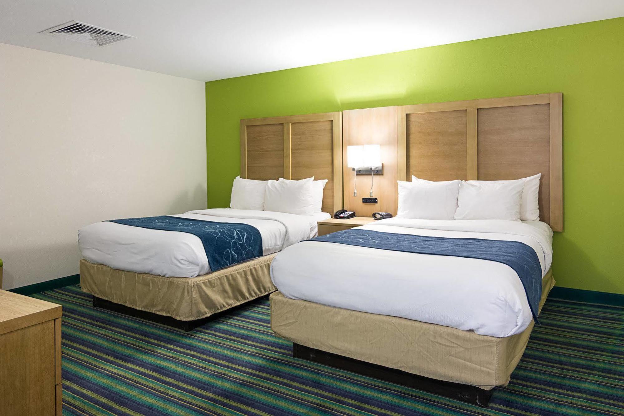 Comfort Suites Beachfront Virginia Beach Bagian luar foto